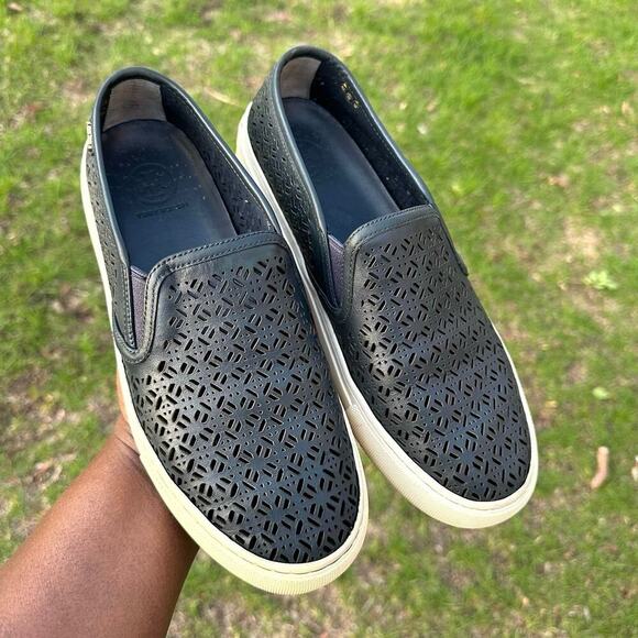 Tory Burch Women’s Lennon Laser Cut Perforated‎ Slip On Sneakers Size 8 Blue - Picture 8 of 17